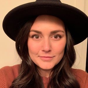 Meet your Posher, Whitney